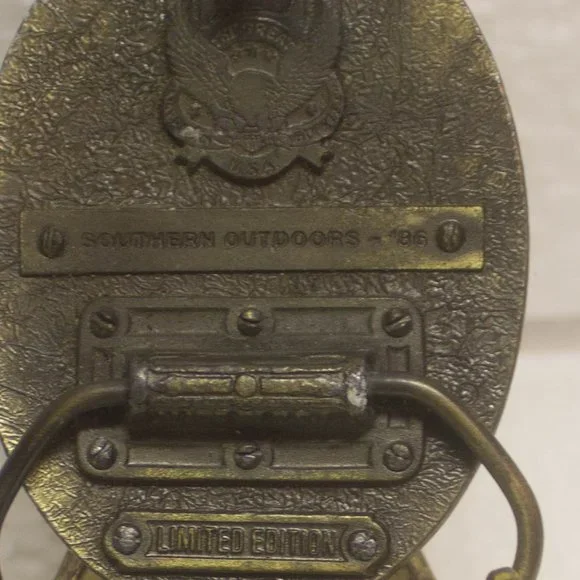 Vintage 1986 Limited Edition Southern Outdoors Belt Buckle - Picture 3 of 5